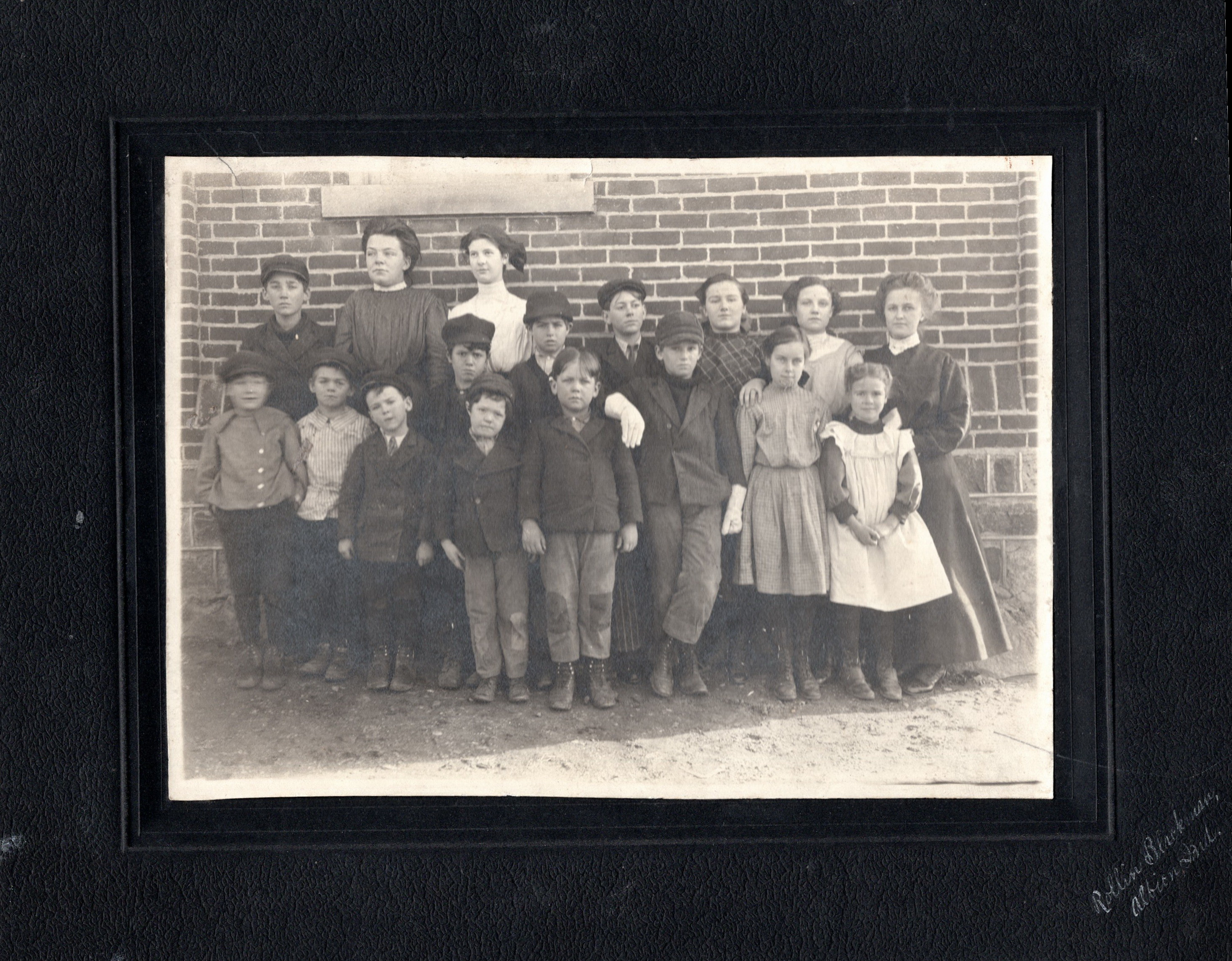 Crow Hill School class photo, c. 1909