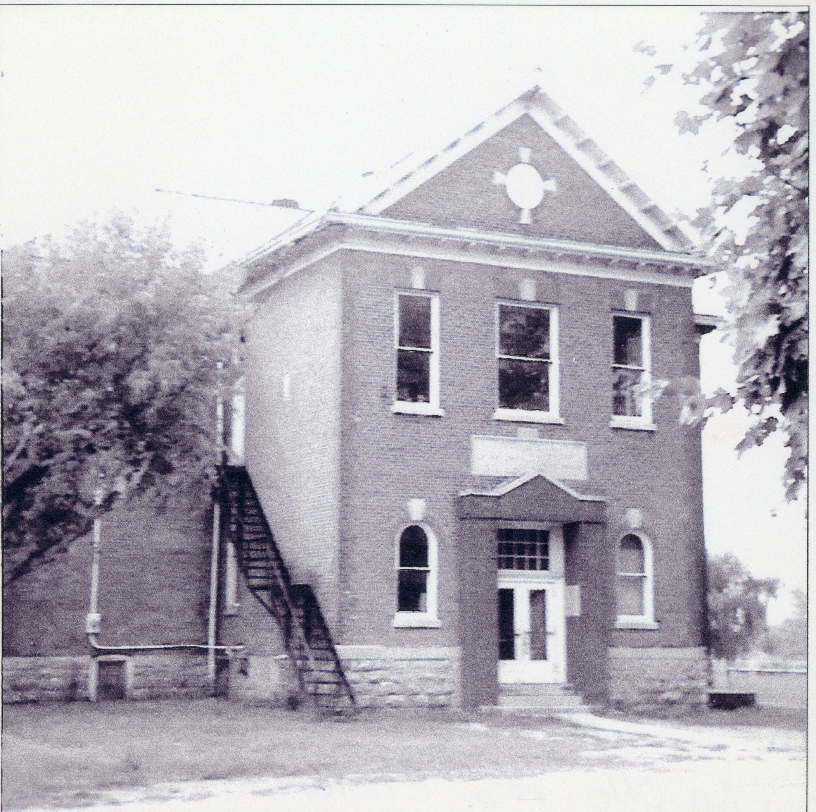 LaOtto High School building photo