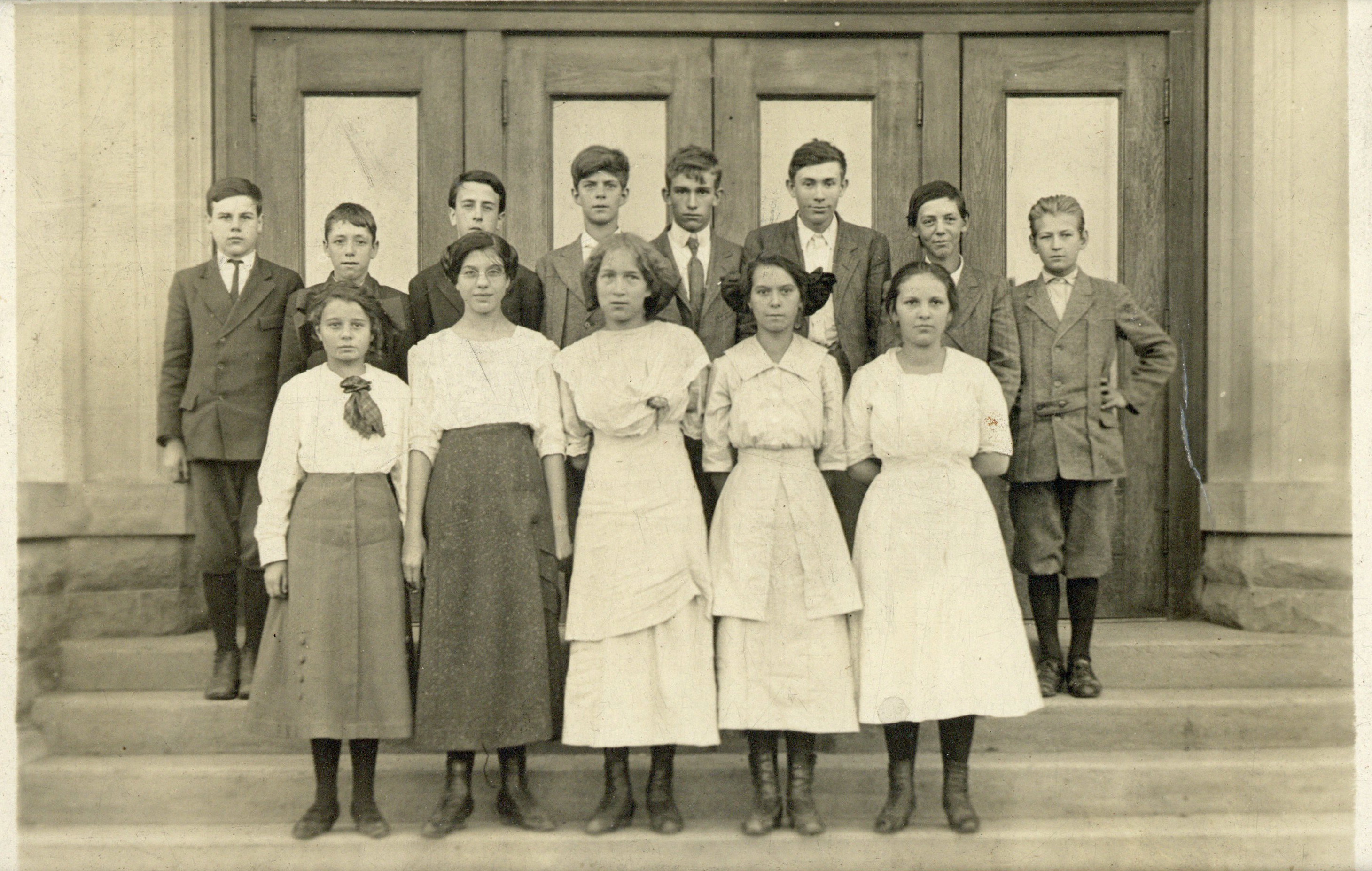 Wawaka School class photo